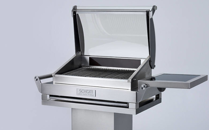 Chrome barbecue with a transparent NEXTREMA® glass-ceramic  lid