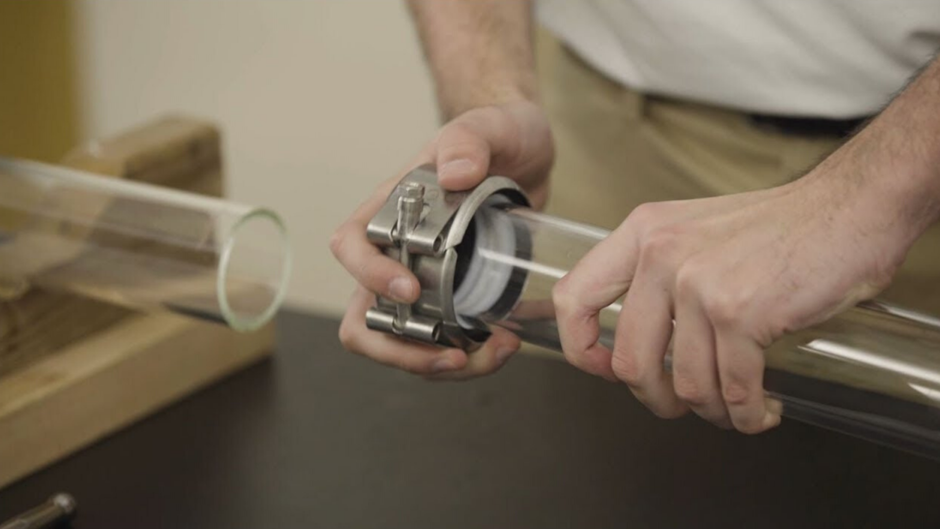 Click to find out how to assemble the KIMAX® acid waste and vent system